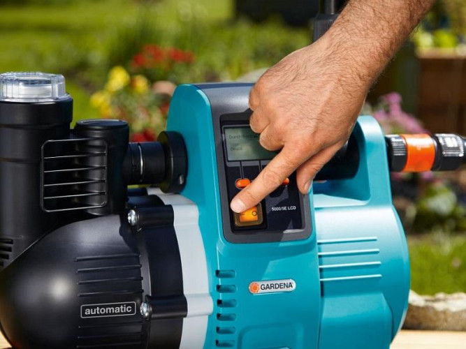 Насос напорный автоматический GARDENA 5000/5E LCD Comfort 01759