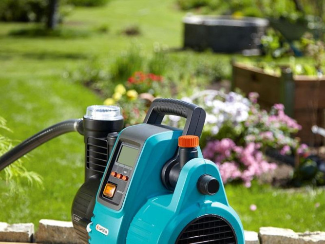 Насос напорный автоматический GARDENA 5000/5E LCD Comfort 01759