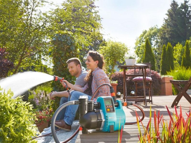 Насос напорный автоматический GARDENA 5000/5E LCD Comfort 01759