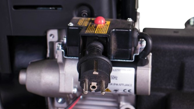 Снегоуборщик Champion ST861BS