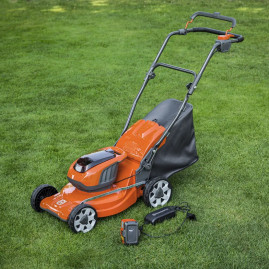 Аккумуляторная газонокосилка Husqvarna LC137i с аккумулятором и ЗУ