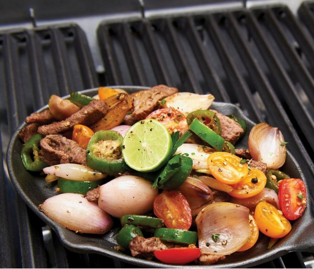 Набор для приготовления Фахита/Оджахури (чугунная сковородка, подставка прихватка) Broil King