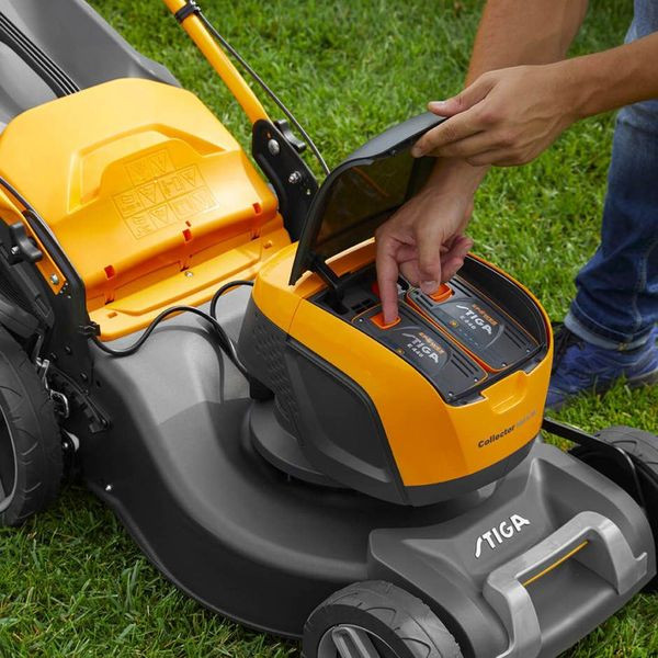 Аккумуляторная газонокосилка Stiga COLLECTOR 548 S AE с акк. и ЗУ