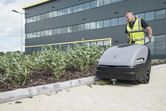 Подметальная машина Karcher KM 85/50 W Bp Pack Adv  1.351-115.0