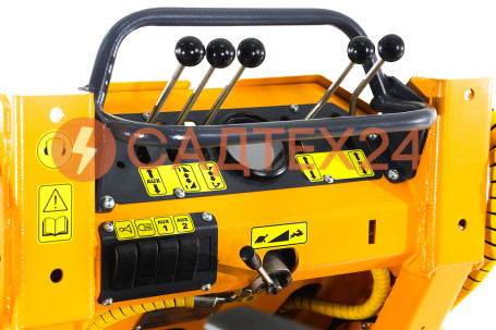 Мини-погрузчик BAUMECH ML-022 Pro (Zongshen GB750 EFI инжектор + капот)